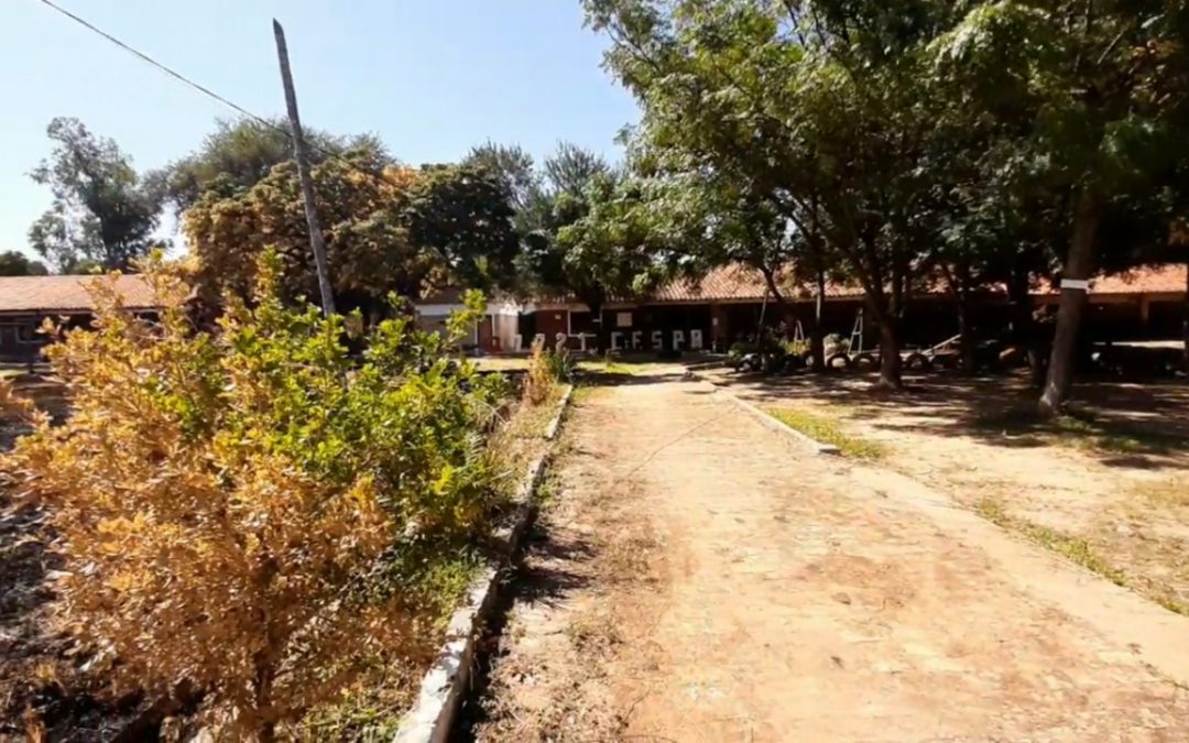 Cierran escuela tras casos sospechosos de covid-19 dentro del plantel docente