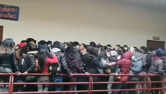 Cinco universitarios murieron al caer de un cuarto piso en Bolivia