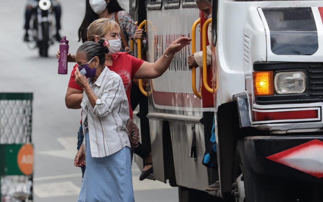 Suspenden paro de transporte público y mantienen el precio del pasaje