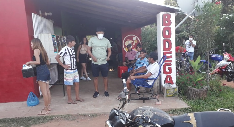 En Itá, policías intervienen en un torneo de fútbol femenino