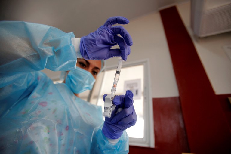 Países europeos siguen suspendiendo la aplicación de la AstraZeneca