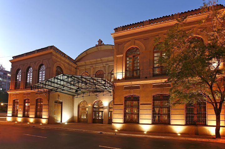 Vándalos dañaron el Teatro Ignacio A. Pane