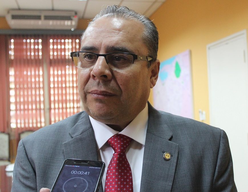 Luis Escoto, sin confianza