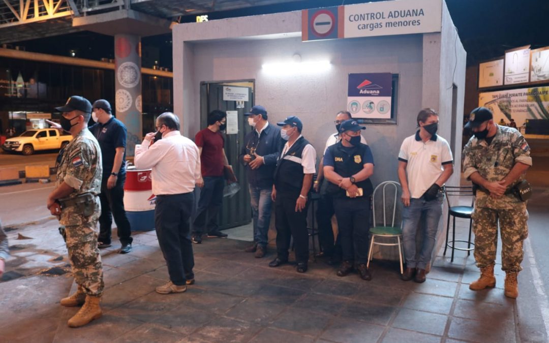 Presunta red de coimas: varios detenidos tras allanamientos en Aduana de CDE