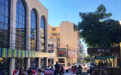 Habilitan calles peatonales para que bares y restaurantes saquen sus mesas