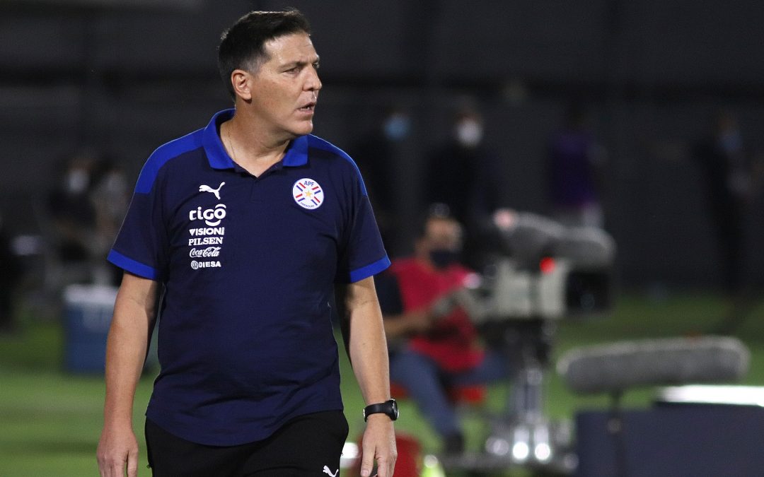 Berizzo asegura que buscarán posesión de juego ante Uruguay