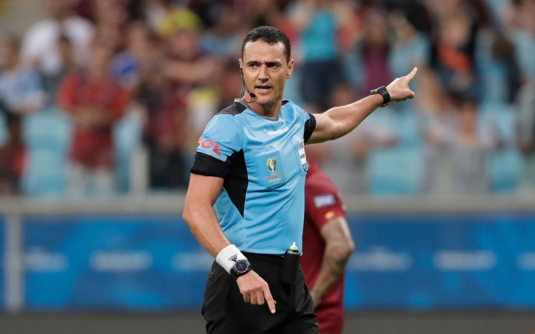 Roldán es el juez designado para dirigir Chile vs. Paraguay