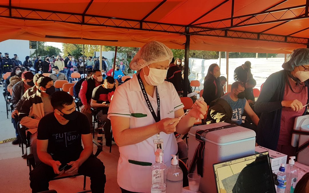 Primer día de inmunización masiva: más de 90 mil trabajadores fueron vacunados