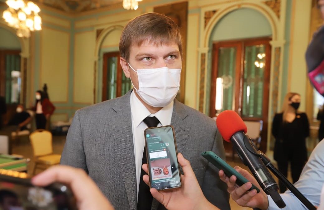 Brunetti: “Todos sabemos que las aulas son lugares seguros”