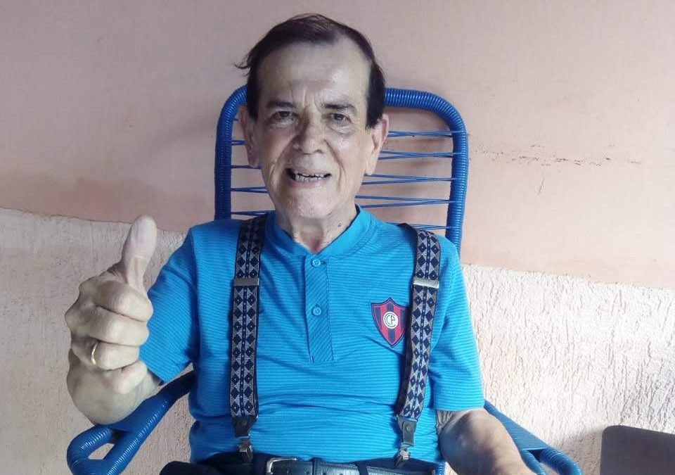 Apelan a la solidaridad para ayudar al “hombre de las mil voces”