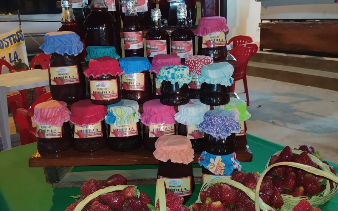 ¡Areguá se viste de rojo, verde y mucha dulzura!