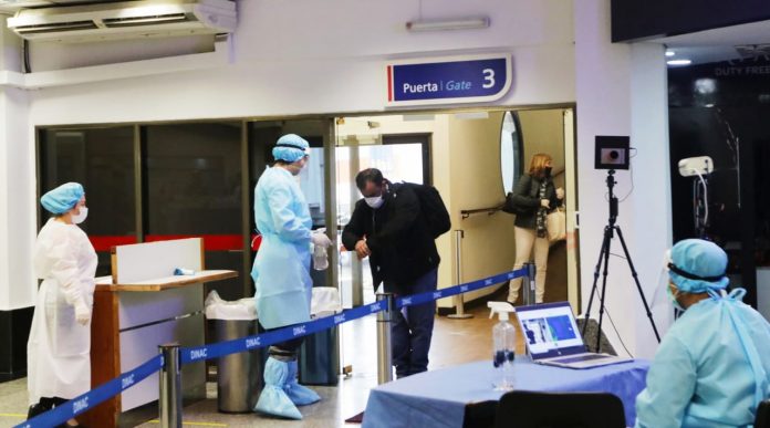 Medidas sanitarias para ingresantes al país rigen desde hoy