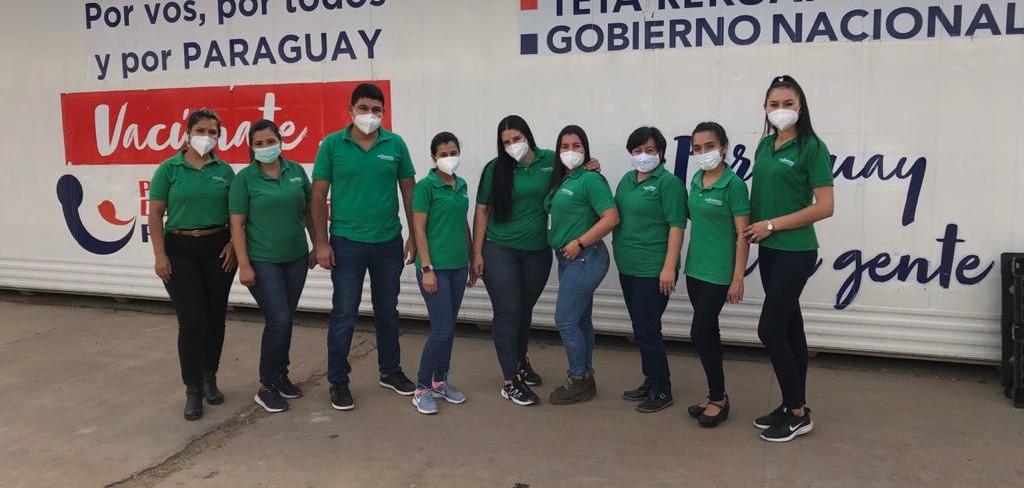 Vacunación en el Rubén Dumot contó con el apoyo de Farmacenter