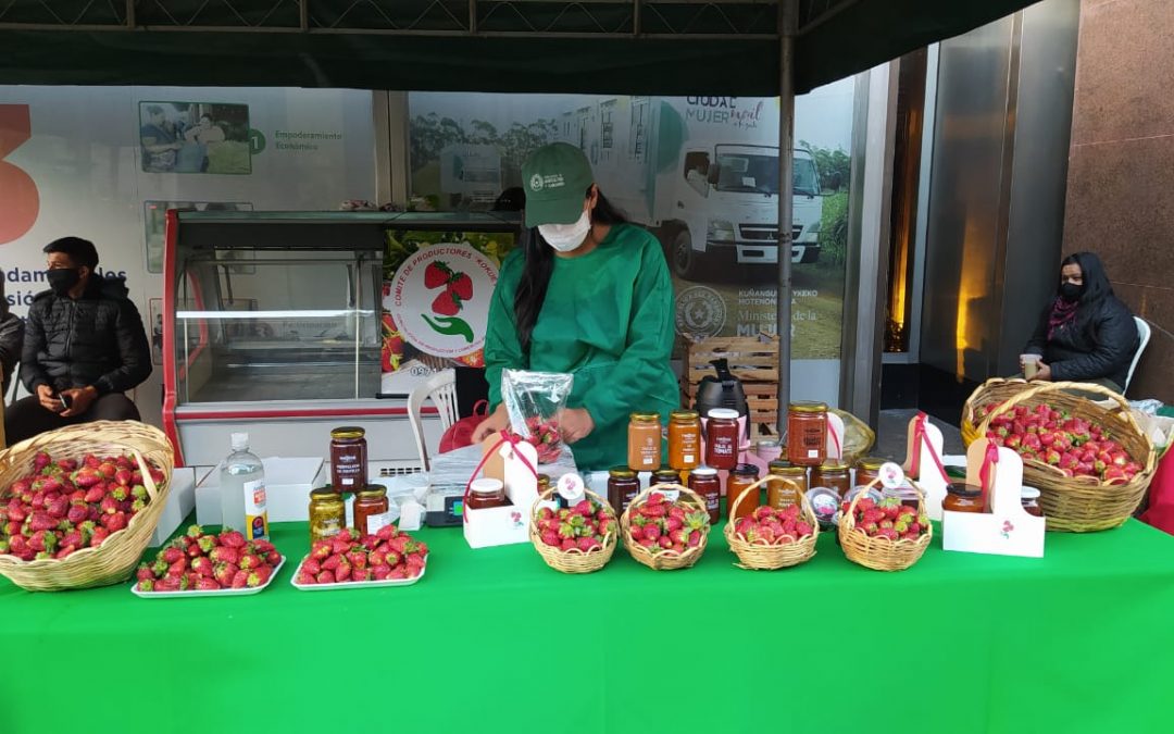 Asunción y San Lorenzo: realizan feria de frutillas y hortalizas