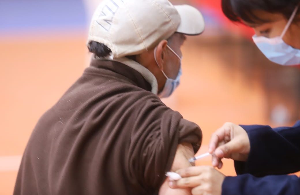 Jornada de vacunación continúa con aplicación de segunda dosis anticovid