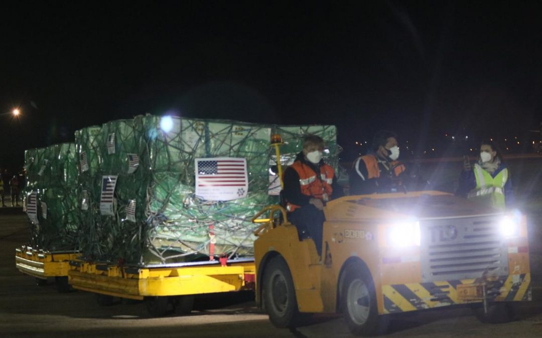 Llegó al país un lote más de vacunas donadas por Estados Unidos