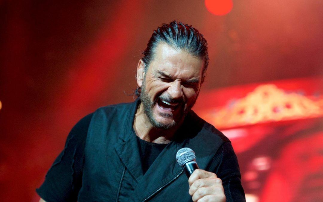 Arjona decepcionado: cantó en metro de Nueva York y pasó desapercibido