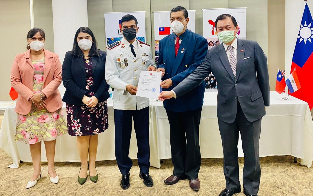 Oficial del Grupo Lince fue becado para una maestría en Taiwán