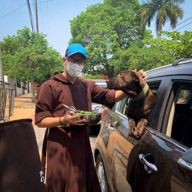 Capuchinos preparan tradicional bendición de mascotas
