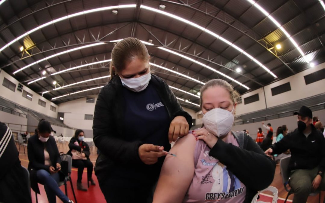 Segundas dosis: hoy vacunarán con Sputnik, AstraZeneca, Pfizer y Moderna