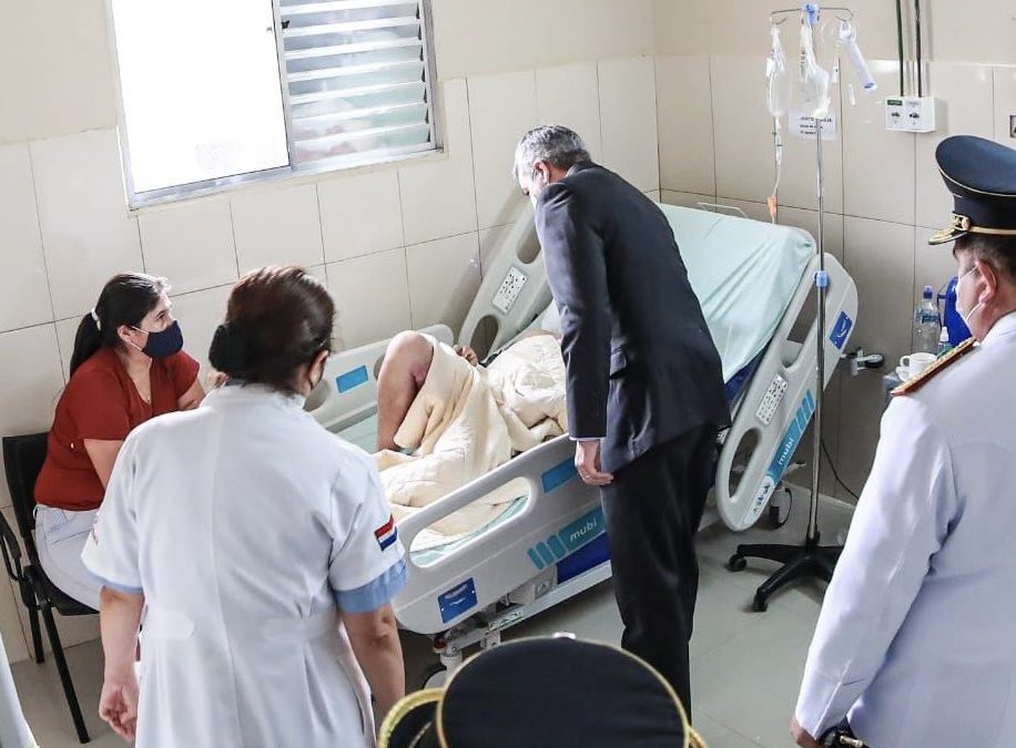 Policías heridos fueron visitados por Mario Abdo en el Rigoberto Caballero