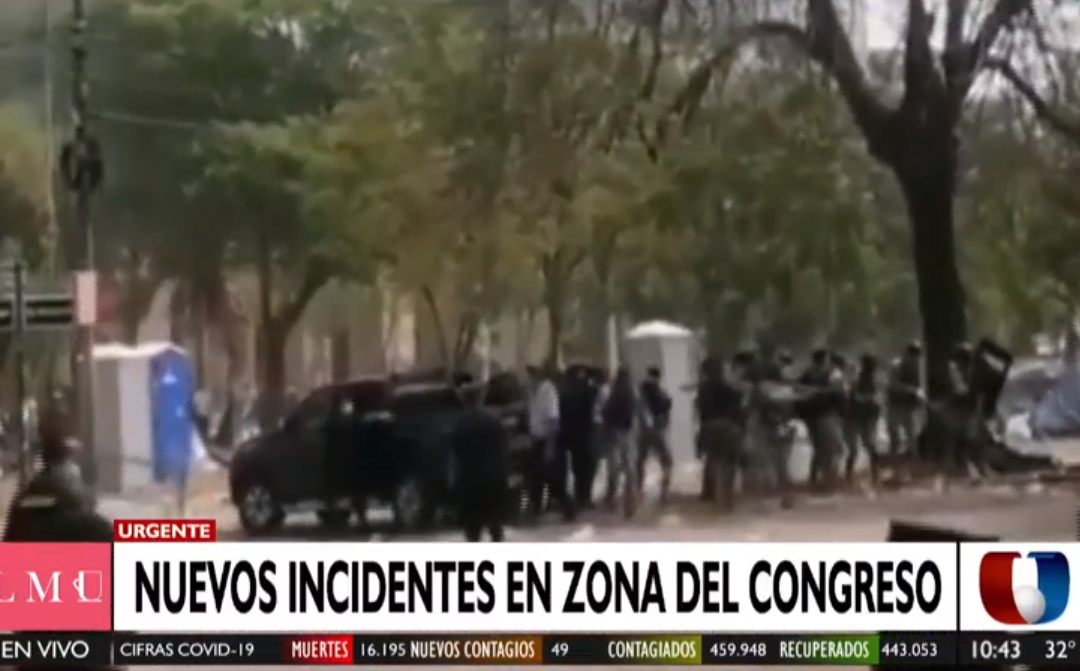 Detienen a líder indígena frente al Congreso y nativos vuelven a reaccionar