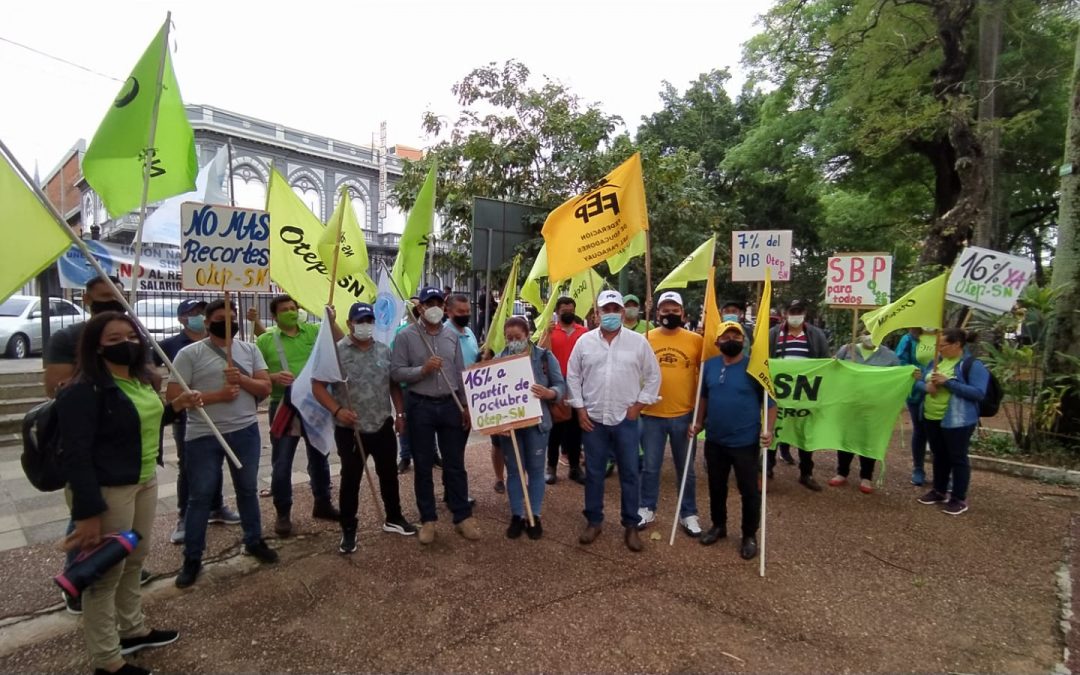 Docentes no llegan a un acuerdo y seguirán movilizándose