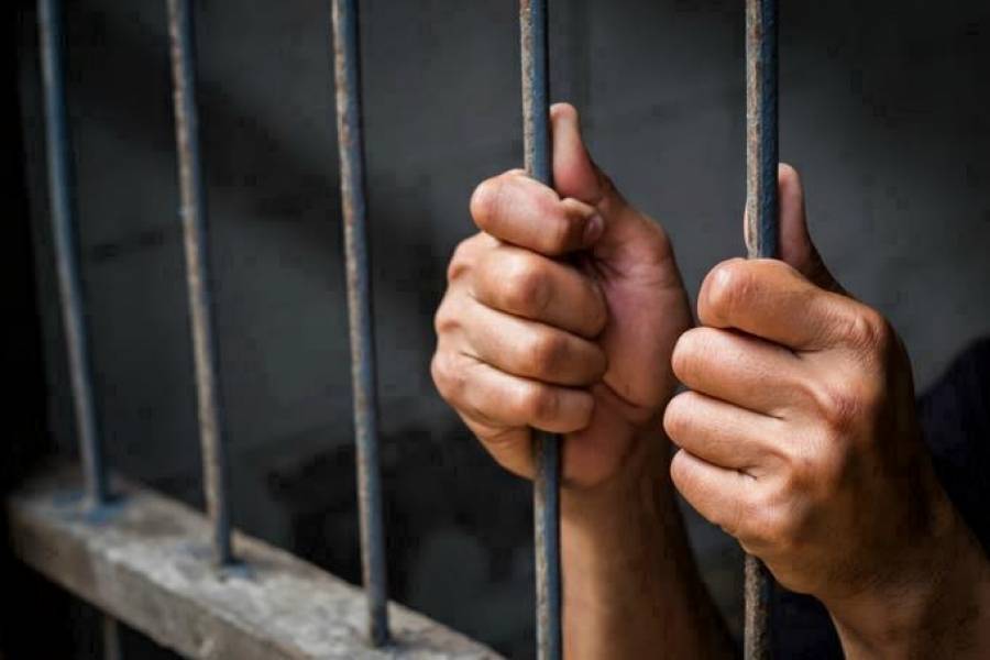 15 años de prisión para policía que abusó durante 3 años de su hijastra