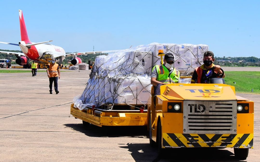 Nuevo cargamento de vacunas vía Covax con más de 200 mil dosis de Pfizer, arribó al país