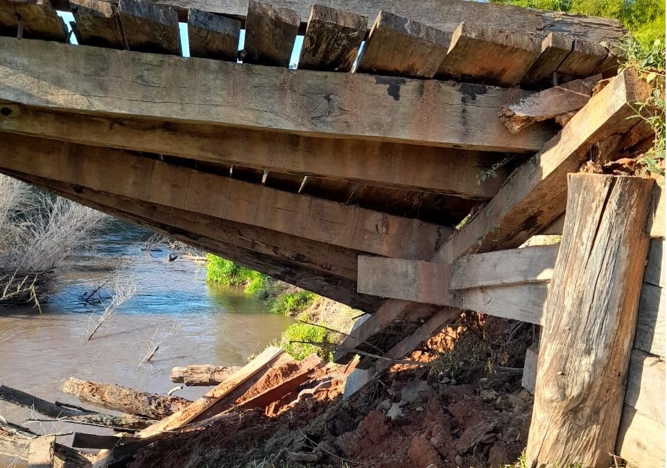 Puente a punto de colapsar en Yuty: “Arriesgamos nuestras vidas”, dice docente