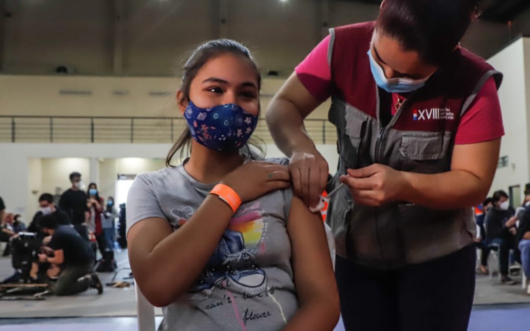 Vacunadores podrían ir hasta las escuelas para inmunizar a adolescentes