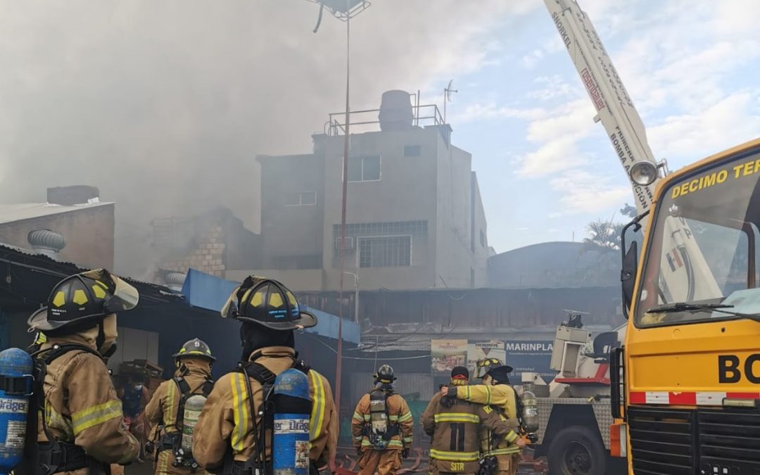 Mercado 4: incendio controlado por bomberos