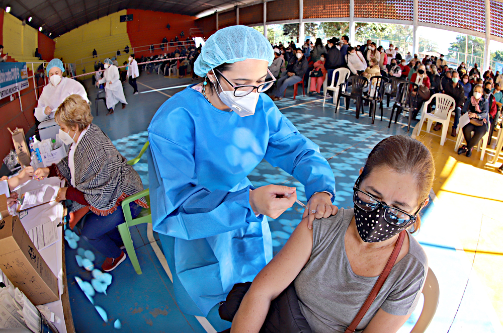 Casi 3 millones de inmunizados, pero solo el 33% finalizó esquema de vacunación en el país