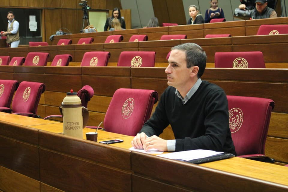 “Lo de Víctor Ríos es inaudito”, asegura senador Rasmussen