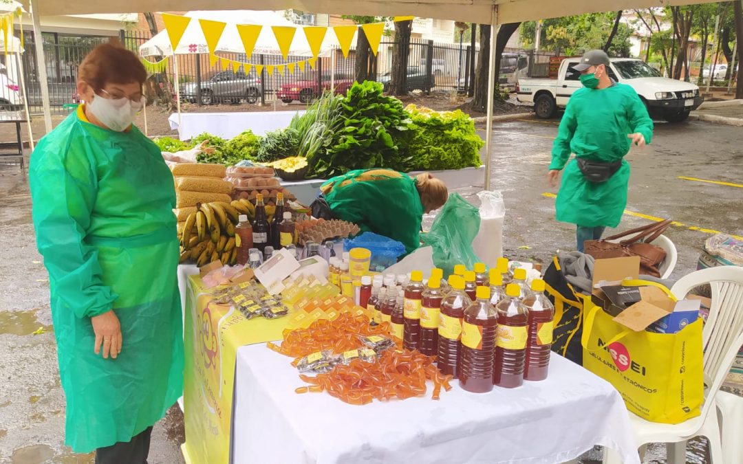 Mujeres emprendedoras: realizan feria frutihortícola