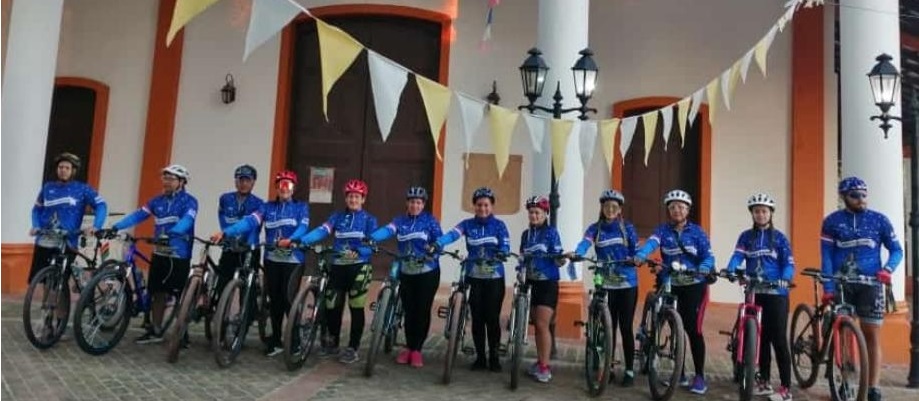 Pedalearán más de 320 km para cumplir la promesa ante la Virgen de Caacupé