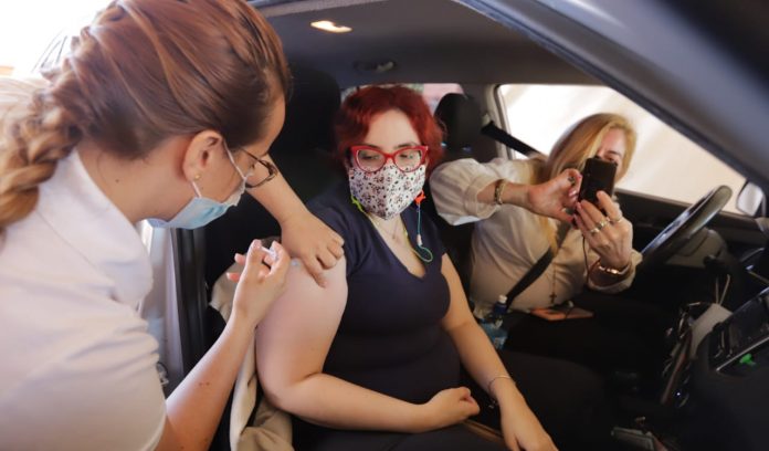 Covid-19: Salud indica que el 51% de la población habilitada ya cuenta con las dos dosis