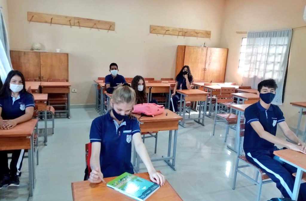 Salud espera completar esquema de vacunación a niños de 5 años antes del regreso a clases