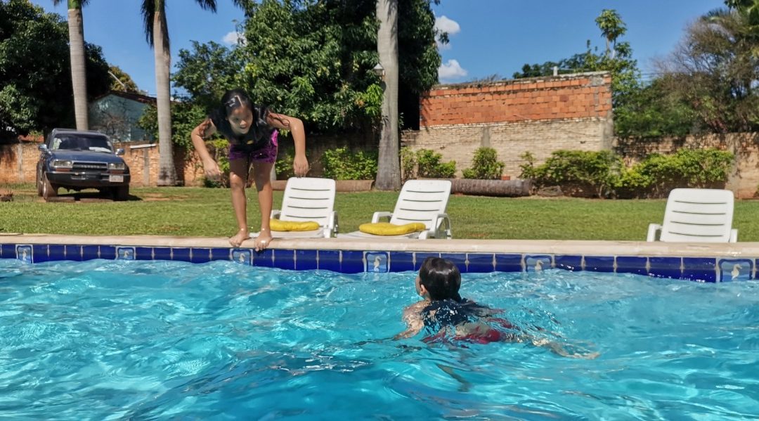Aguas contaminadas y piletas de concentración masiva pueden ser foco de infecciones, dicen