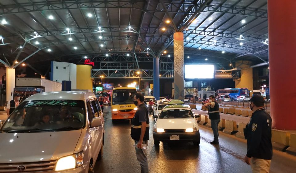 Según Migraciones, unos 7.500 paraguayos ya partieron rumbo a Brasil