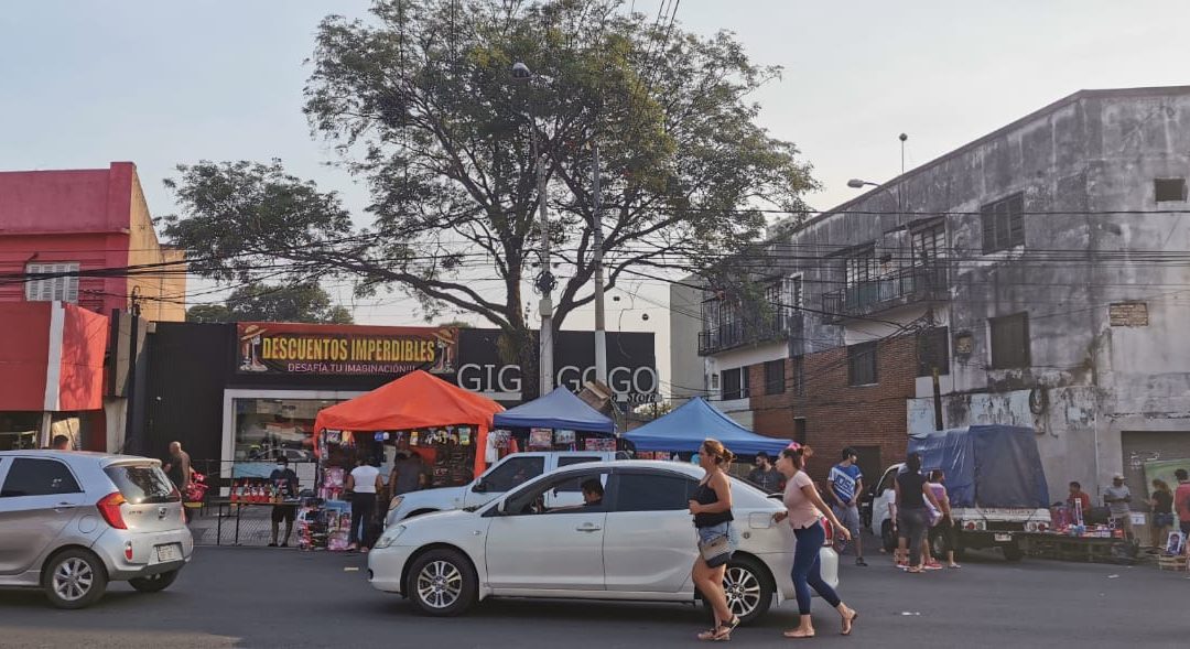 Reyes Magos: comerciantes exhiben variedad de juguetes sobre Eusebio Ayala