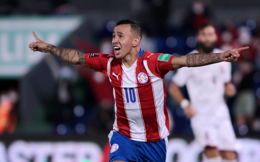 El “Kaku” Romero con rotura de ligamento cruzado