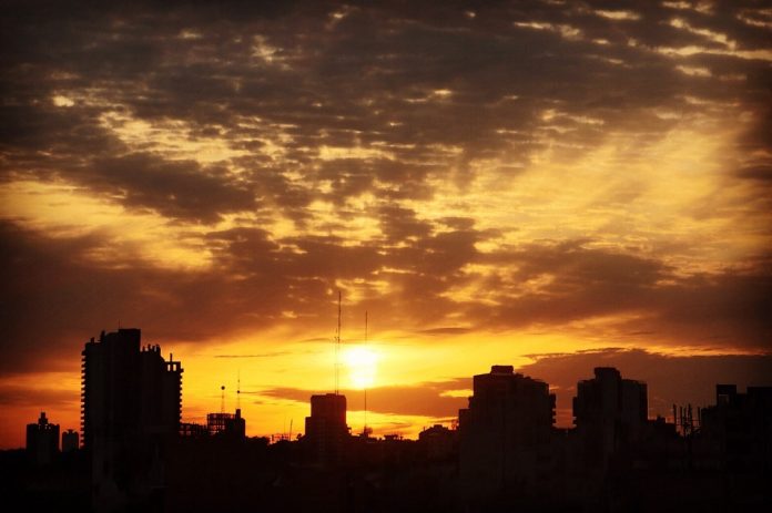 Meteorología: pronostican probables tormentas eléctricas y un martes caluroso