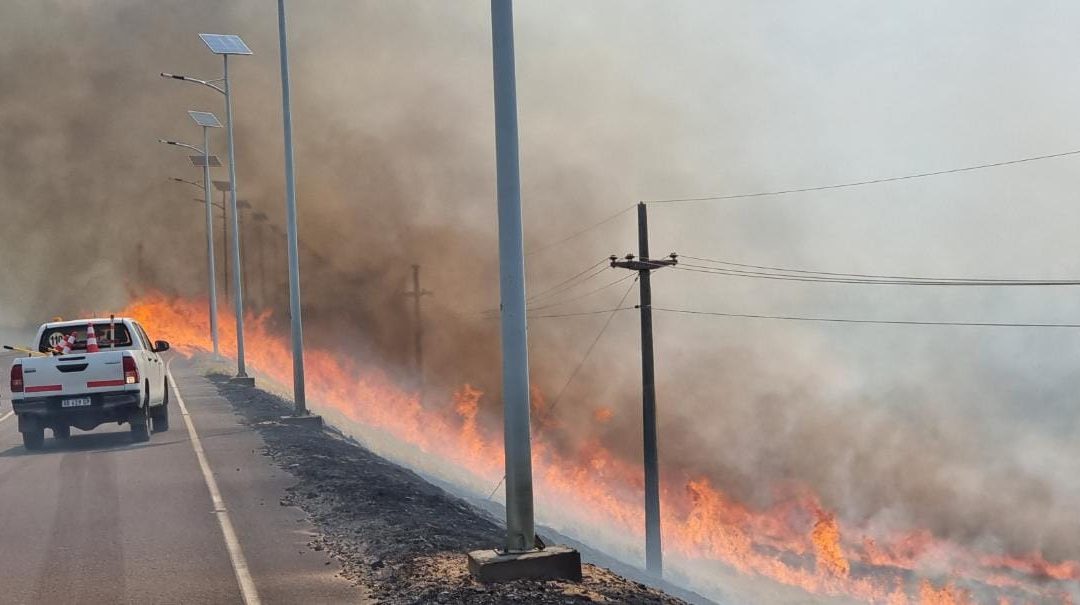 Bomberos reportan incendio en zona de la represa de Yacyretá