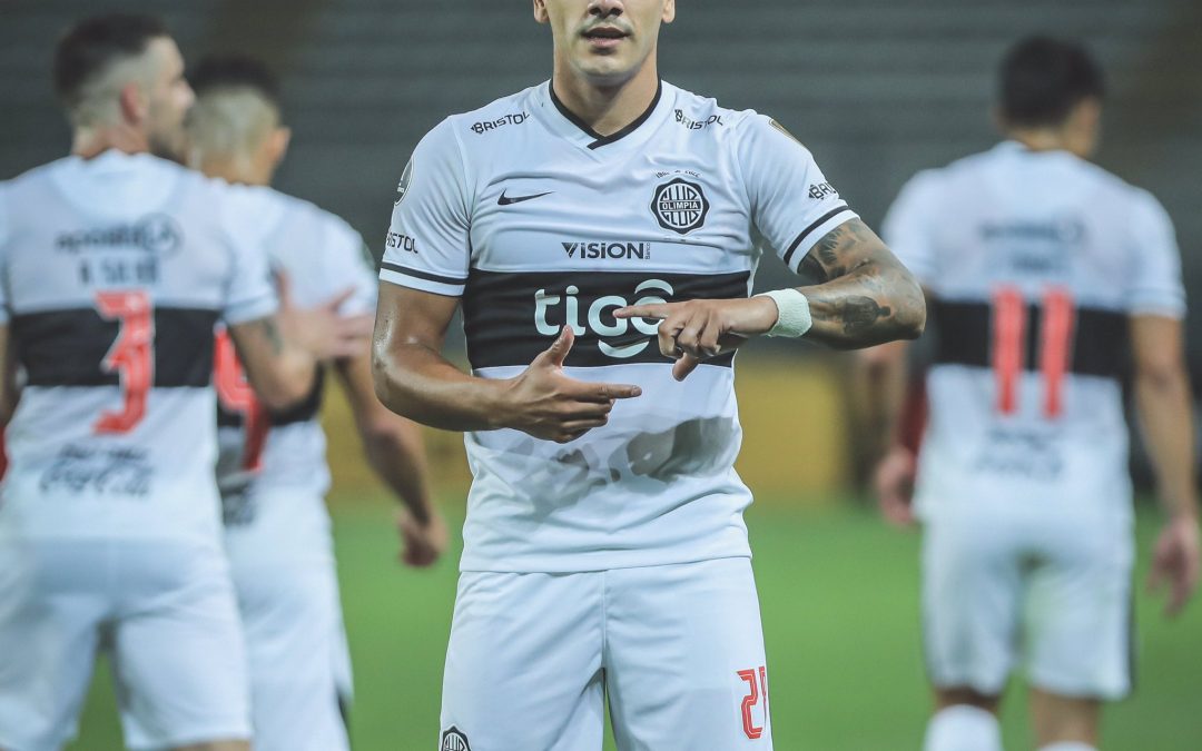 Libertadores: el Decano se impuso ante César Vallejo por 1-0, acercándose a la Fase 2