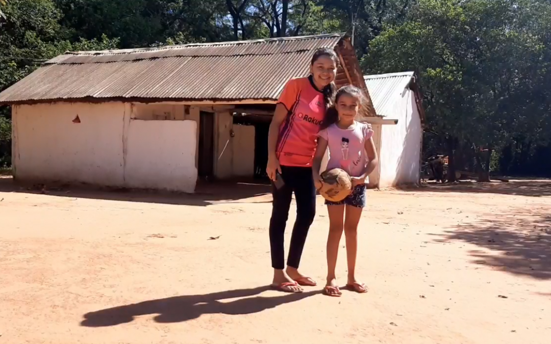 Viral: niña de 8 años domina el balón y sueña con conocer a Ángel Romero