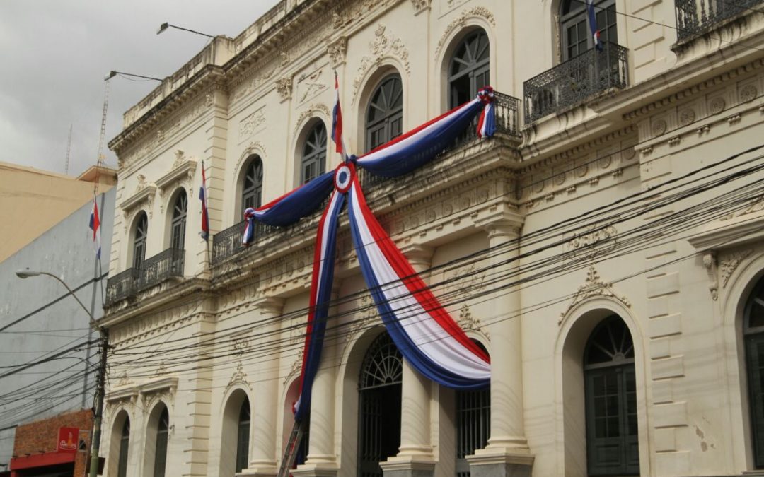 Cancillería brinda asistencia a compatriotas en Ucrania