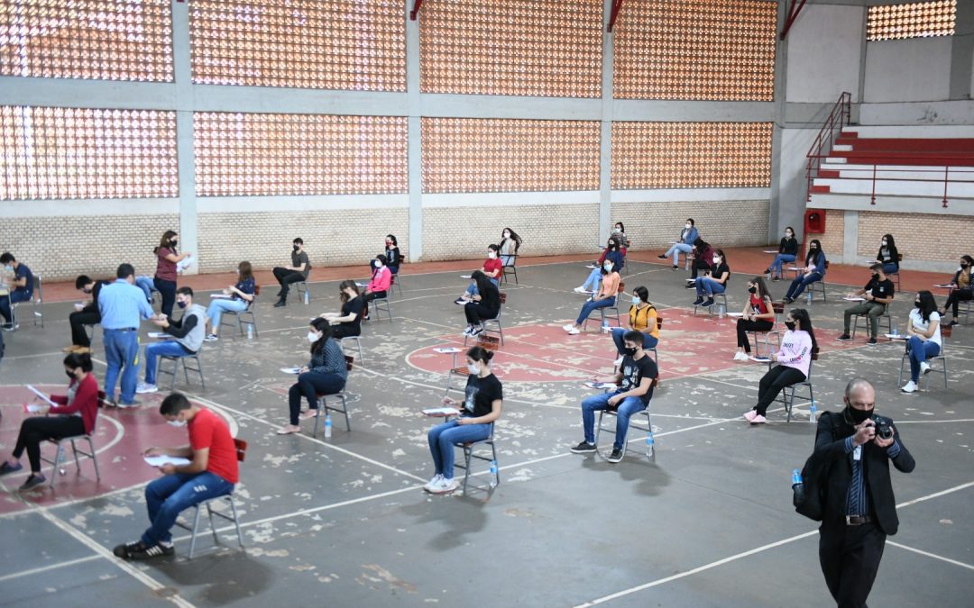 Postulantes a becas de Itaipú rendirán mañana el examen