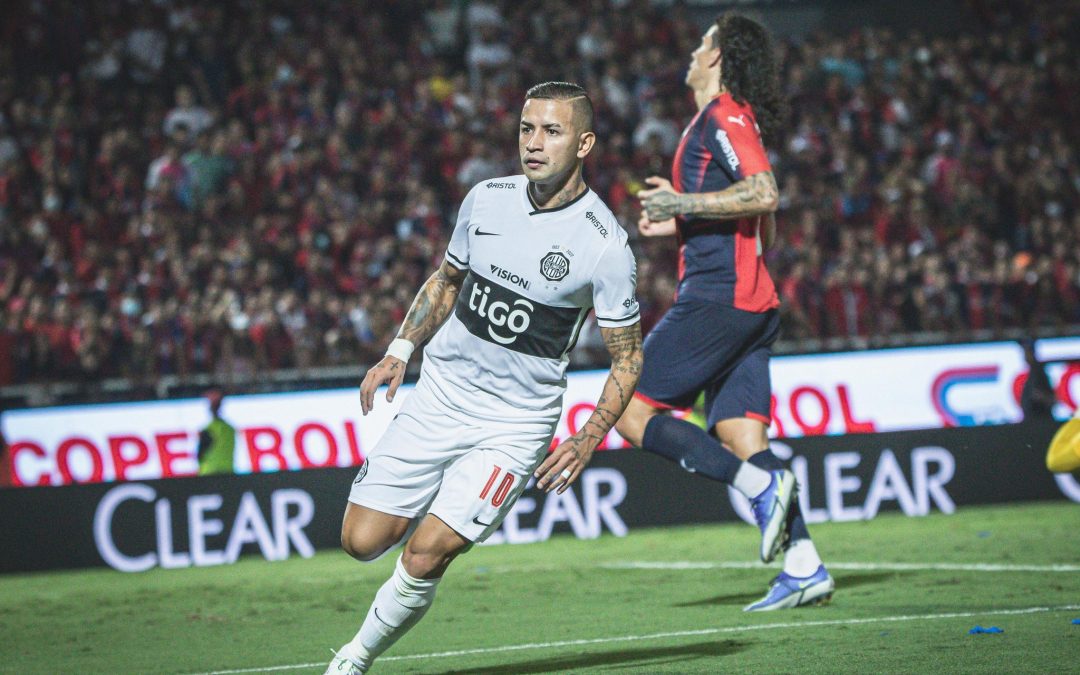 El Decano se adueñó del superclásico y le ganó al Ciclón en su casa por 2-0