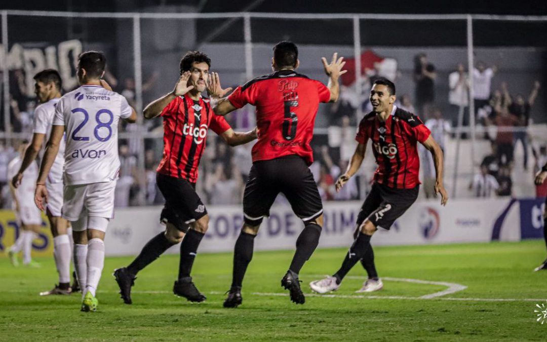 Libertad goleó a La Academia y es puntero del Apertura